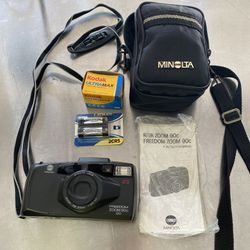 Minolta Freedom Zoom 90c Instant 35mm Camera