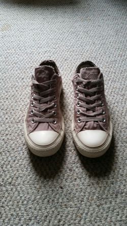 Tan converse
