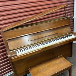 Yamaha M1 Piano  (Good Condition)