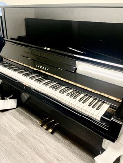Amazing and Superb condition Yamaha U3M upright Piano Free delivery and tuning