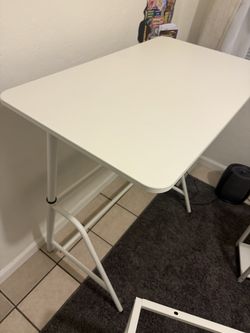 STANDING DESK 75$ OBO