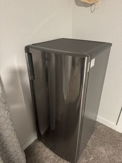 LG mini fridge