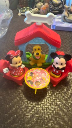 Fisher Price Little People Mickey & Minnie Mouse Play House Magic