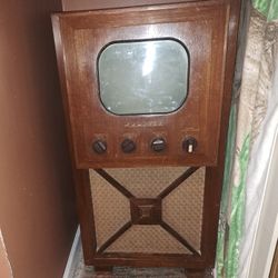 1949 Sylvania Black And White TV And Working Condition With All Paperwork And Original Receipt