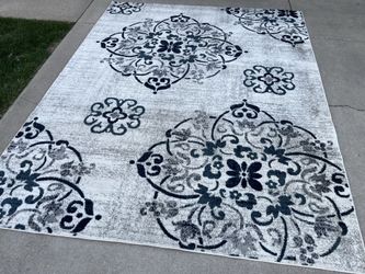 Pretty Vintage Style Large Area Rug (7’10”x9’10”)
