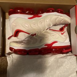 Nike Vapormax Plus, Size 11, University Red And White 