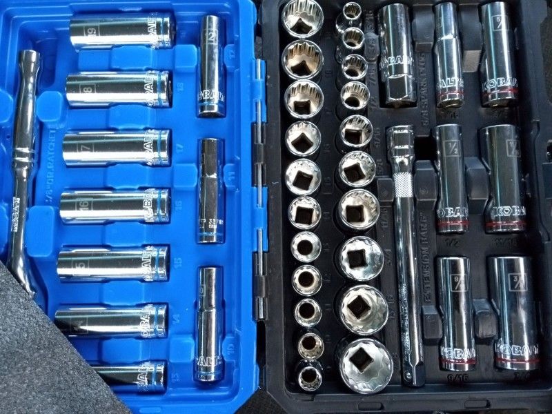 40 PC socket set sae and standards, almost everysocket to work on cars