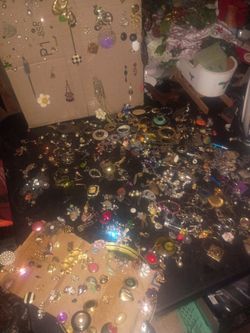 Lot Of Random Earrings Some Silver Maybe Some Gold
