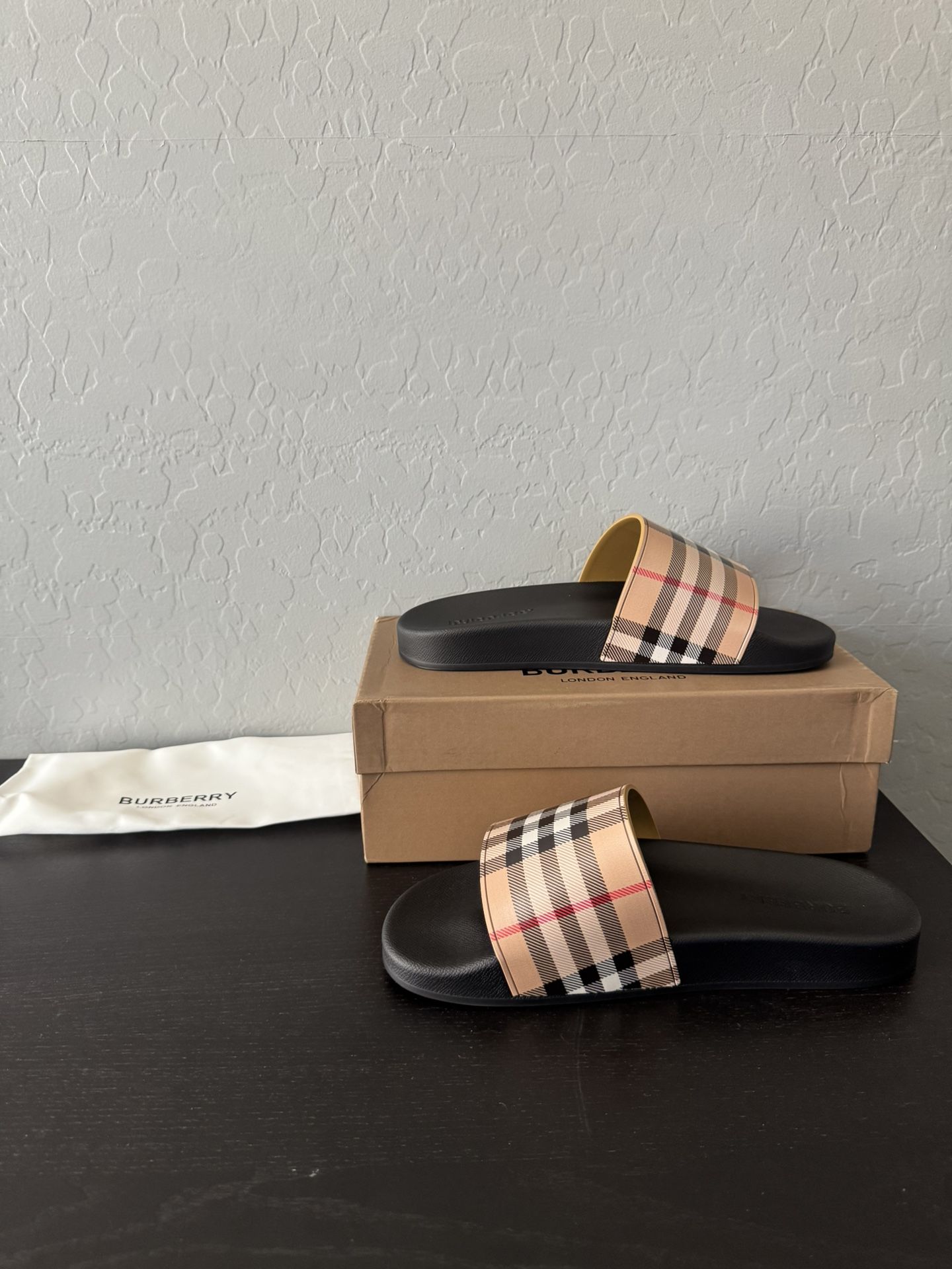Burberry Slides men