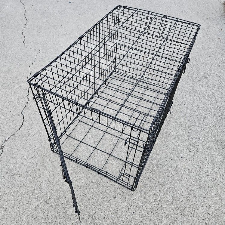 Dog / Pet Crate Medium Sized