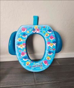 ✅️ Toddler Baby Shark Potty Toilet Seat w/ Hook• Great Condition• $10firm
