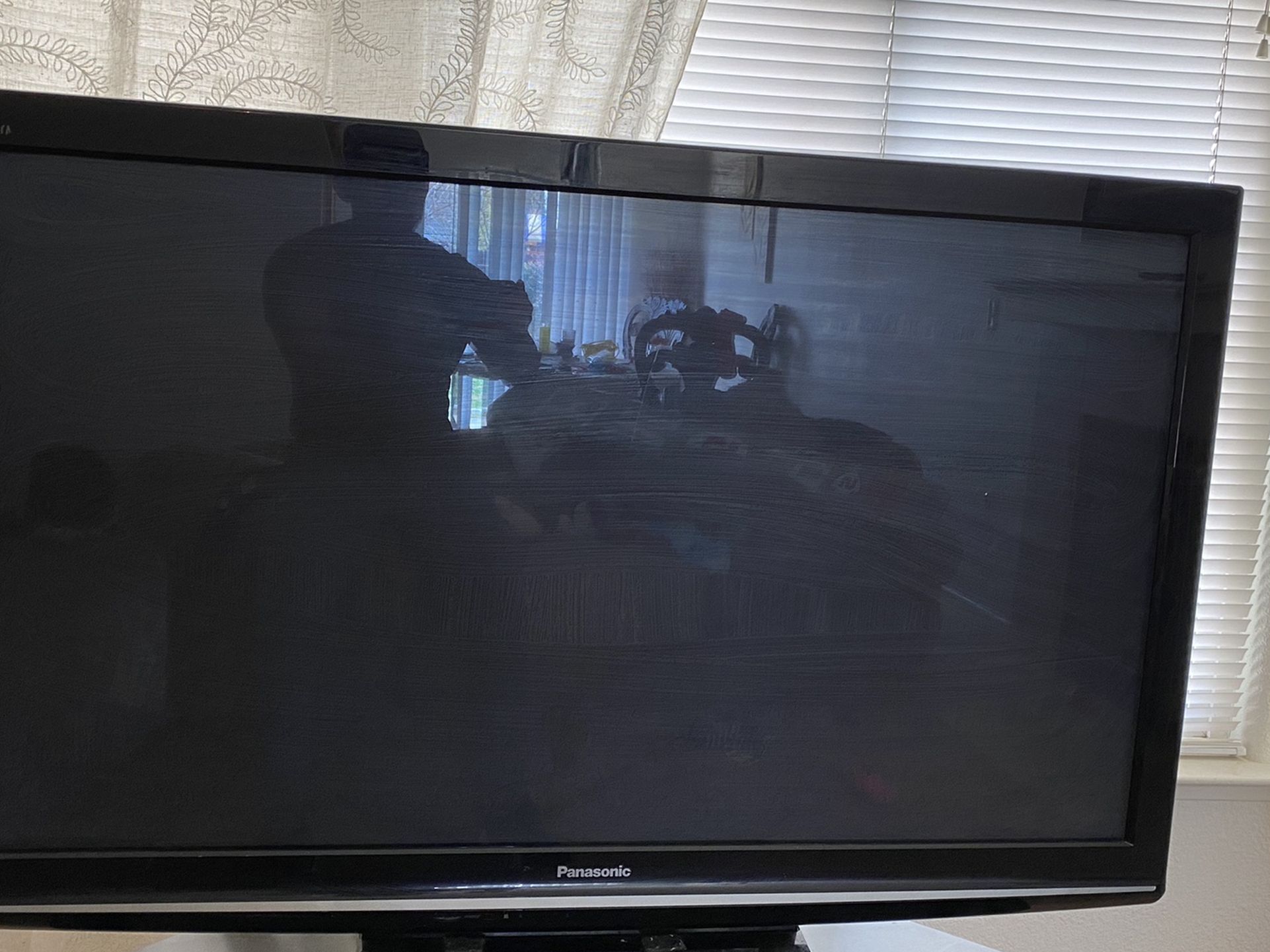 Panasonic Flat Screen HD TV 43”