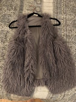 H.i.P. Fur vest size: junior’s small