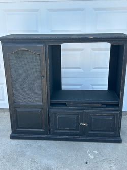 Entertainment center