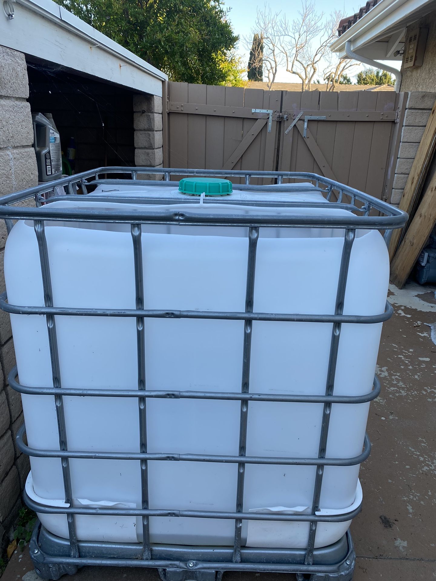 275 Gallon Tank