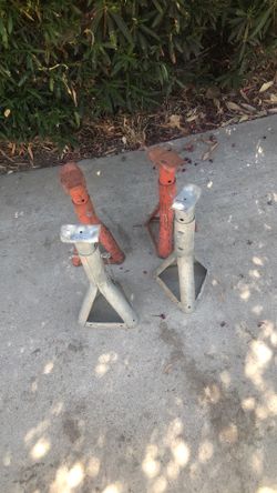 Car Jack stands
