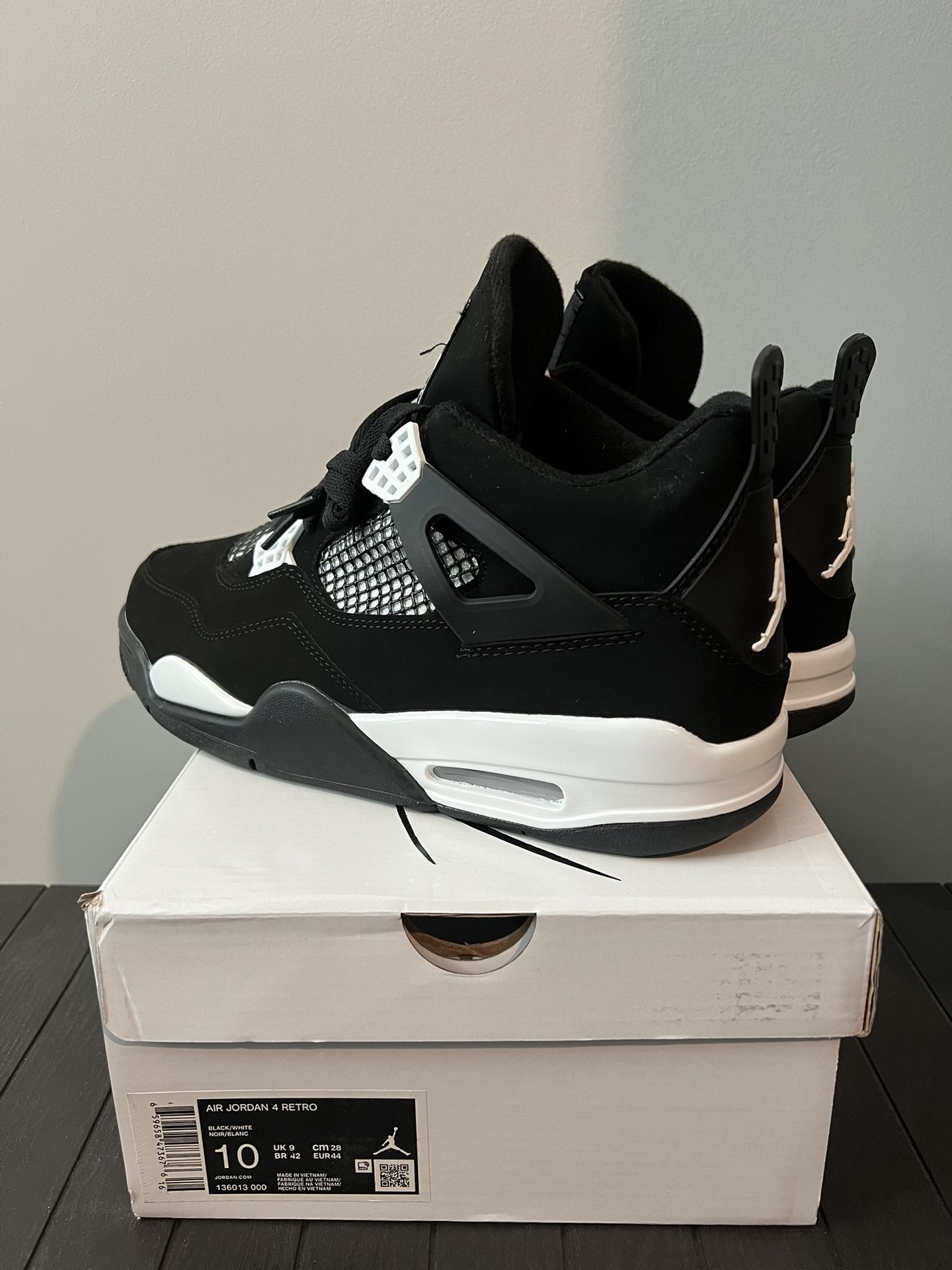 Jordan 4 Retro White Thunder