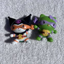 Hello Kitty Figures (set Of 2)