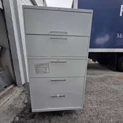 Lateral file cabinet With key  (Open box)