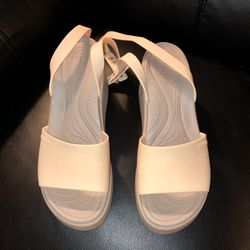 Crocs Brooklyn Wedge Sandals Size9