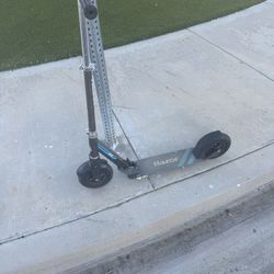 RAZOR SCOOTER PNEUMATIC TIRES. 