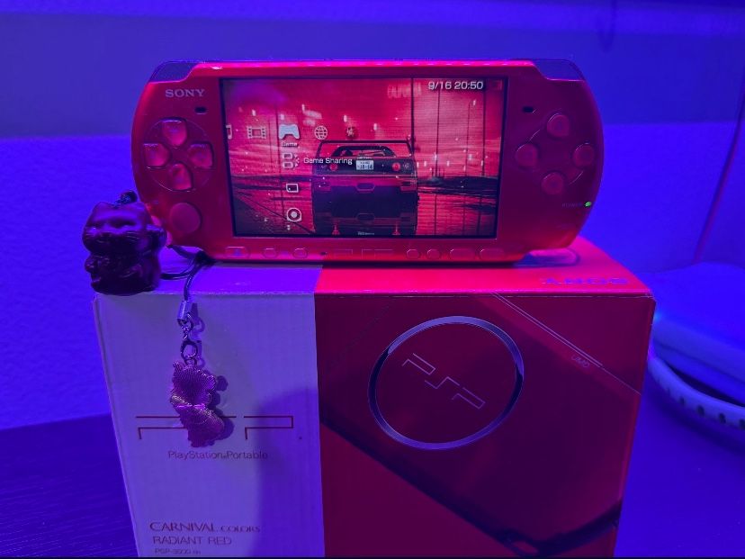 PSP3000 Red And Black