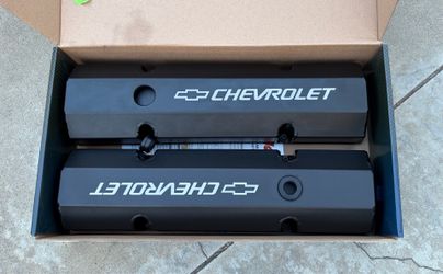 Holley small block Chevy valve covers - perimeter bolt