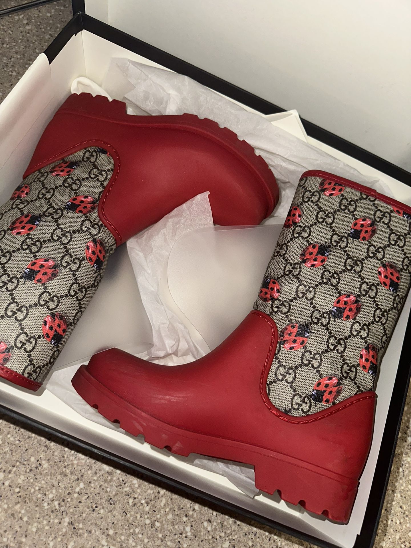Red & Pink Gucci Kids Rain Boots Size 31 for Sale in Salem, MA - OfferUp