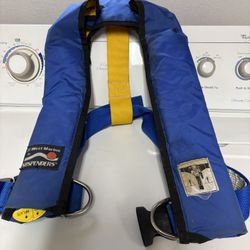 INFLATABLE ADULT LIFE VEST