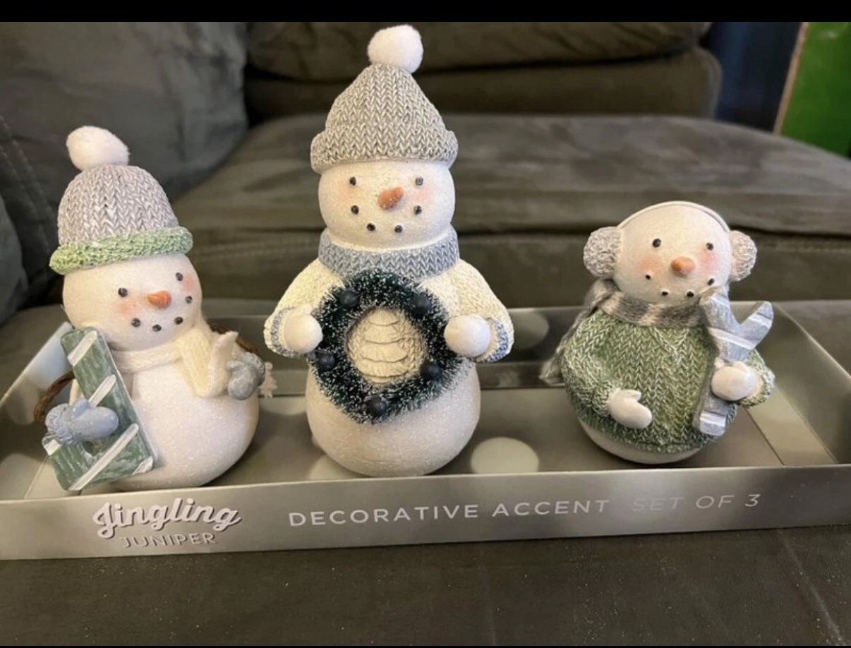 New Christmas Decoration Jingling Juniper Snowmen Figure Set