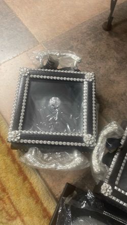 ⸻  For Sale: Decorative Serving Set (Brand New – One Piece Damaged + Used Tray)