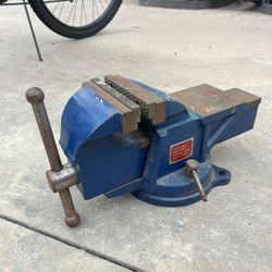 5” Swivel Base Bench Vise