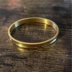 Gold Bangle Bracelet 