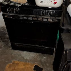 Gas stove/ Oven