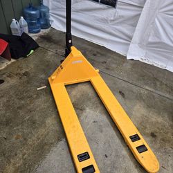 Uline Standard Fork Pallet Jack