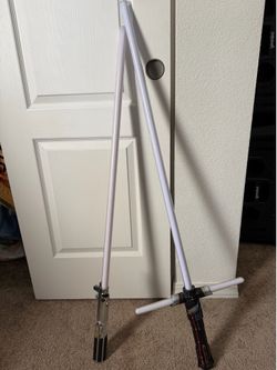 2 Star Wars Light Sabers