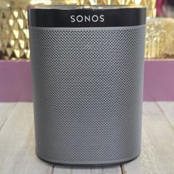 Sonos Play:1 WiFi Speaker, Black, Good Condition w/scratch, dings near Sonos logo