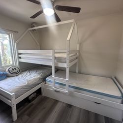 Twin Beds With Trundle 