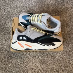Adidas Yeezy 700’s Men Size 8 