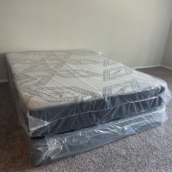 Queen Mattress Come With  Free Delivery 🚚 To Reasonable Distance 