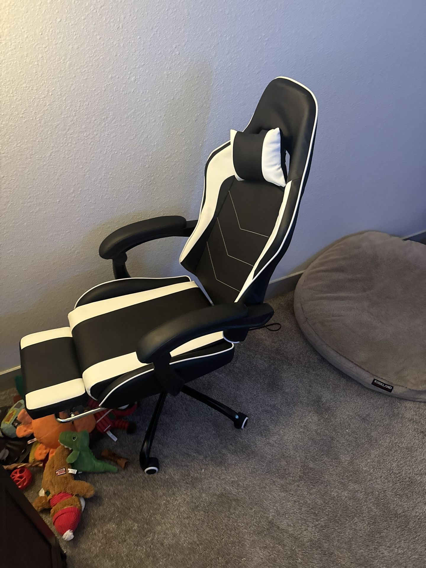 Brand New Gaming Chair (used once- Assembled)