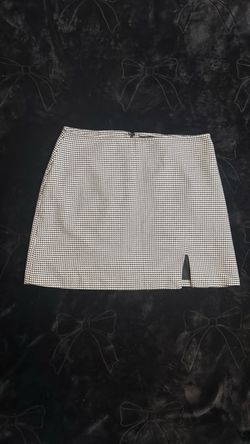 Houndstooth Mini Skirt with Side Slit