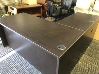 New 66” desks with return in espresso and gray
