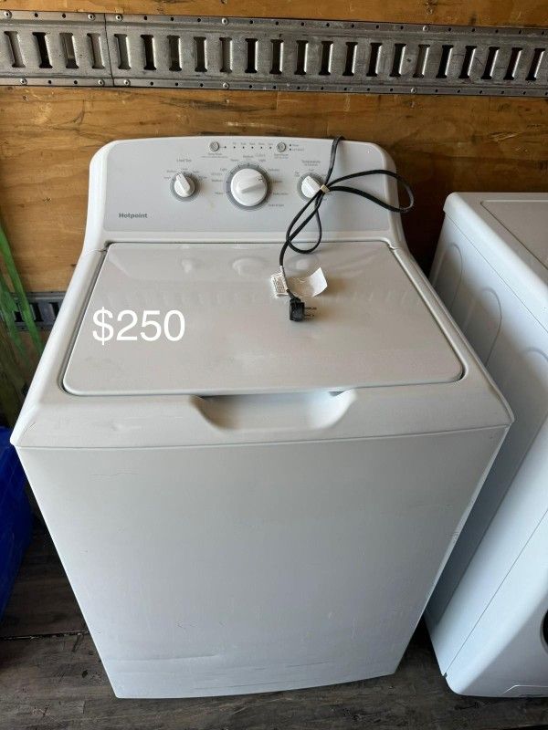 Used normal wear) beautiful Hotpoint Washer(1 Year Warranty)