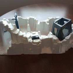 Vtg 1980 Kenner Star Wars Hoth Imperial Attack Base playset near complete