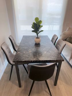 Dinning table with chairs