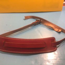                     Vintage "Skinny" Style Leather Guitar Strap AS IS.  One end is frayed off due to age…This is a Ox-Blood strap 