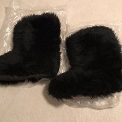 UGG boots(fluff momma)new, perfect!
