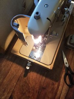 Vintage Heavy Duty Riccar Sewing Machine With Case Model 204b Xlent For Sale In Escondido Ca Offerup