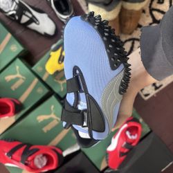 Puma mostro Size 7 Womens